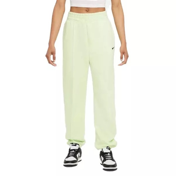 Nike Pants - SOLD